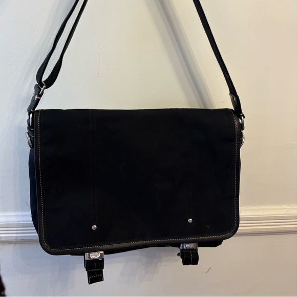 Coach Brand Black Men's Messenger Bag - Classic Everyday Crossbody